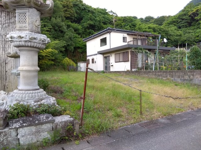 敷地が約75坪と広々としています。自由な間取りでお家が建てられます。駐車場を広く取る事も可能です。　