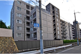 甲子園第八コーポラスA棟の外観