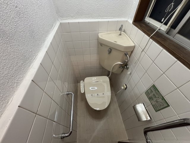 コンパクトで使いやすいトイレです