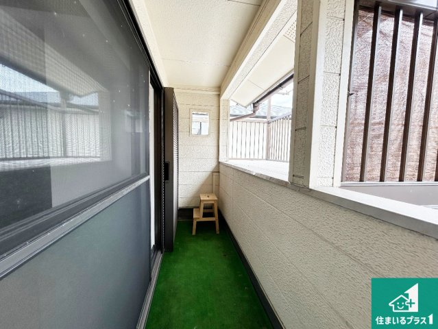 日当たりのよいバルコニー！お部屋が開放的に！