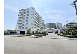 横須賀市久里浜の中古マンションの外観