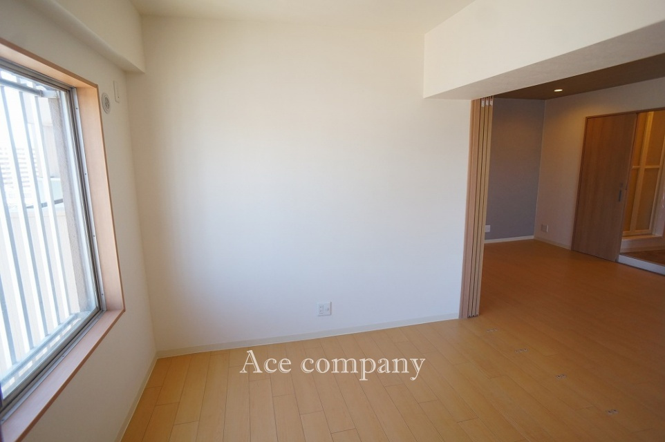 【洋室？】リビングと続き間のお部屋です♪