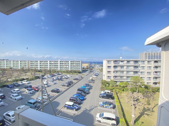 北側から海を臨みます