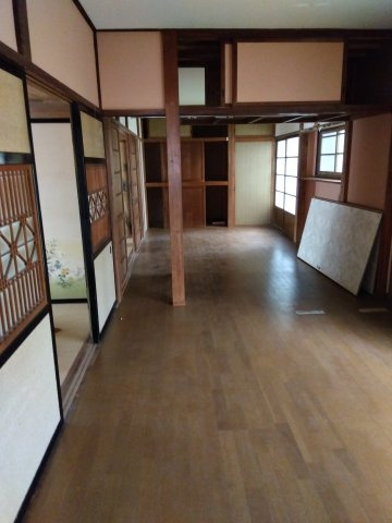 解放感のある間取りになっています。窓が多く明るい室内となっています。