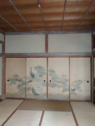 純和風のお家になっています。襖もこだわって造られています。