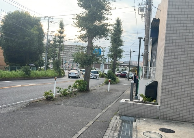 眺望を気にして物件を探す場合、前面に建物が建っていないか現地で確認しましょう！前面に建物があると景色はもちろん、日当たりや風通しにも影響が出てきます。住んだ時のことを想像しながら現地見学をしましょう。