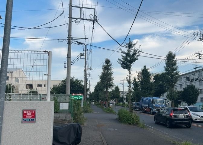景色重視でお家選ぶをするとスーパーが遠い！学校が遠い！など生活をするうえで利便性で困ることもあります。まず一度現地を見学する際に、周辺の施設などがあるかを確認し、暮らし始めた後のことを想像しましょう。