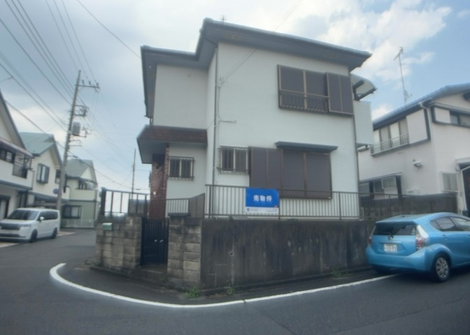 隣家の土地はどうなっているのか、生活利便施設が近くにあるのか、学校まで近いかなど、お客様のライフスタイルにあわせたイメージが重要です。また、近くにあると困る施設が近くにないかも確認するといいでしょう。
