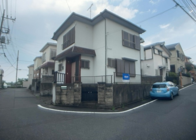 家を建てる前提で土地を探している場合、地盤の丈夫さは譲れない条件の一つです。地盤が脆弱だと追加工事が必要となります。また、過去に地盤沈下や液状化現象を起こした土地は、できるだけ避けた方がいいでしょう。