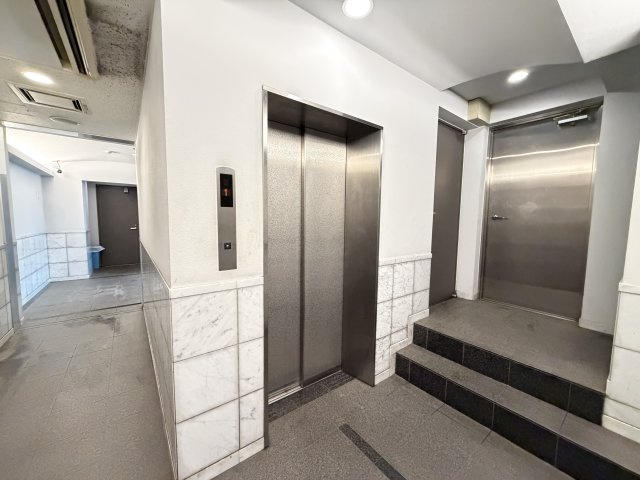 エレベーター。