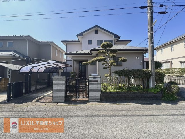 緑豊かな閑静な住宅街。北西角地で陽当り良好。