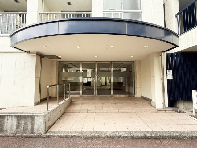マンションの顔となるエントランスです。