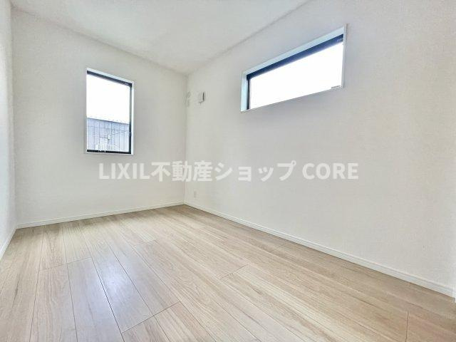 室内はいつも明るい印象なので気持ちの良い朝を迎えられます。毎日の生活も明るくなりそう♪　