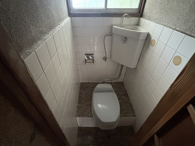コンパクトで使いやすいトイレです