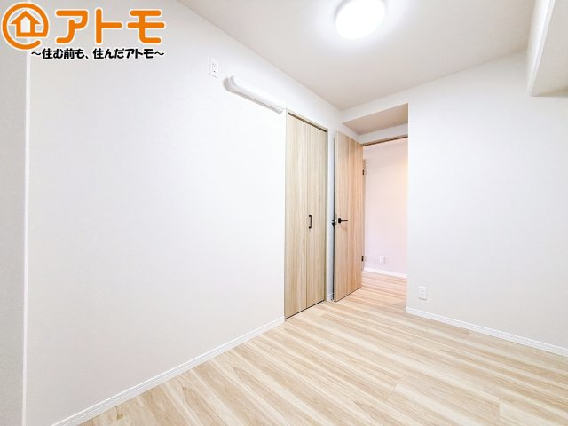 壁と床がシンプルな色合いだからこそ自分だけの空間を作れます♪お部屋作りのイメージは順調でしょうか♪