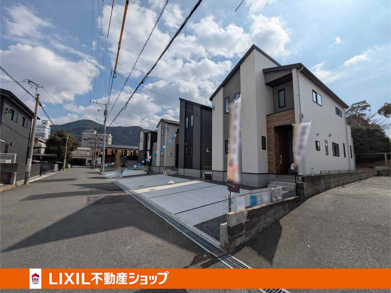 【完成・内覧可】交通量が少ないので車の出し入れが楽々です。