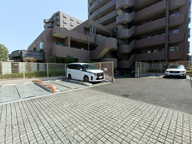【駐車場】