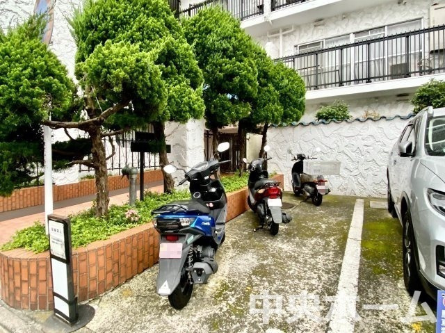【バイク置場】最新の空き状況や費用などの詳細は担当スタッフまでお問い合わせください。