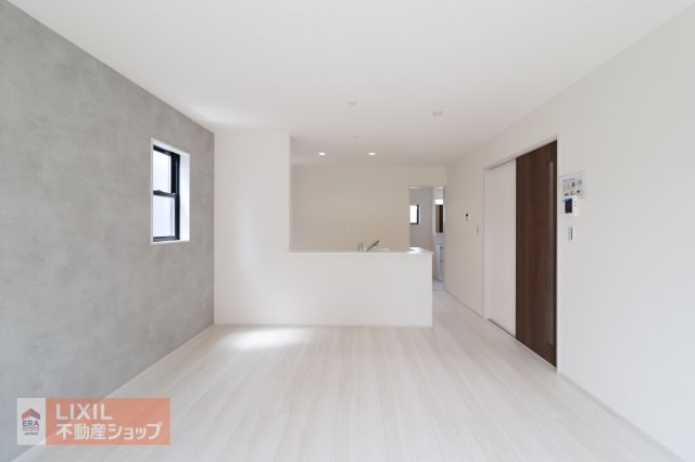 【ダイニング】現地完成写真。家族でくつろげるダイニングです。