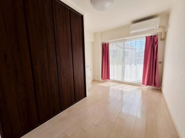 【パレス貝塚　中古マンションの洋室】