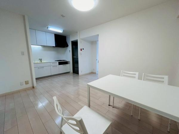 【パレス貝塚　中古マンションの居間】