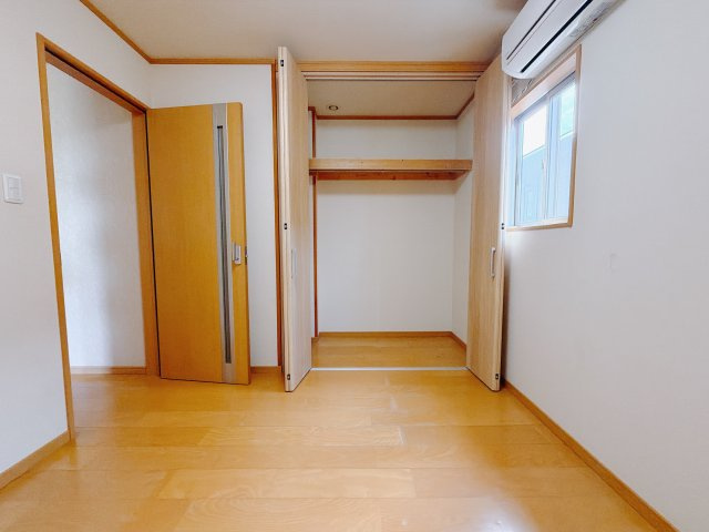 ■2階洋室｜2階各居室には収納をご用意しています♪常にお部屋を綺麗に保てます！小さなお子様も自然とお片付けができるようになるのでうれしいですよね！