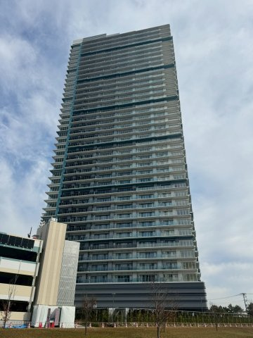 総戸数768戸のビッグコミュニティ。街区全体の利便と共用施設の充実を享受できる一棟です。