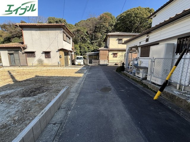 前面道路含む現地写真です