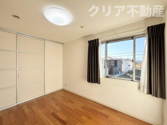 洋室は扉で仕切って使うこともできます。