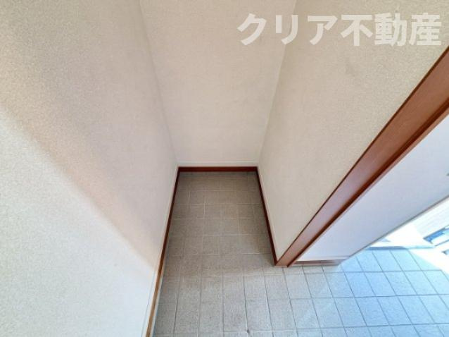 玄関横にはクローク付き♪