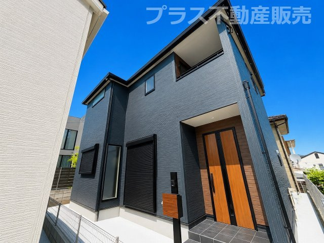 完成しました。物件内部もご見学頂けます。プラス不動産販売にお任せ下さい。