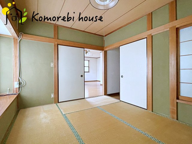 畳の上でゆっくりとくつろげる和室です