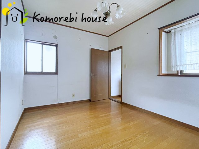 明るい洋室です