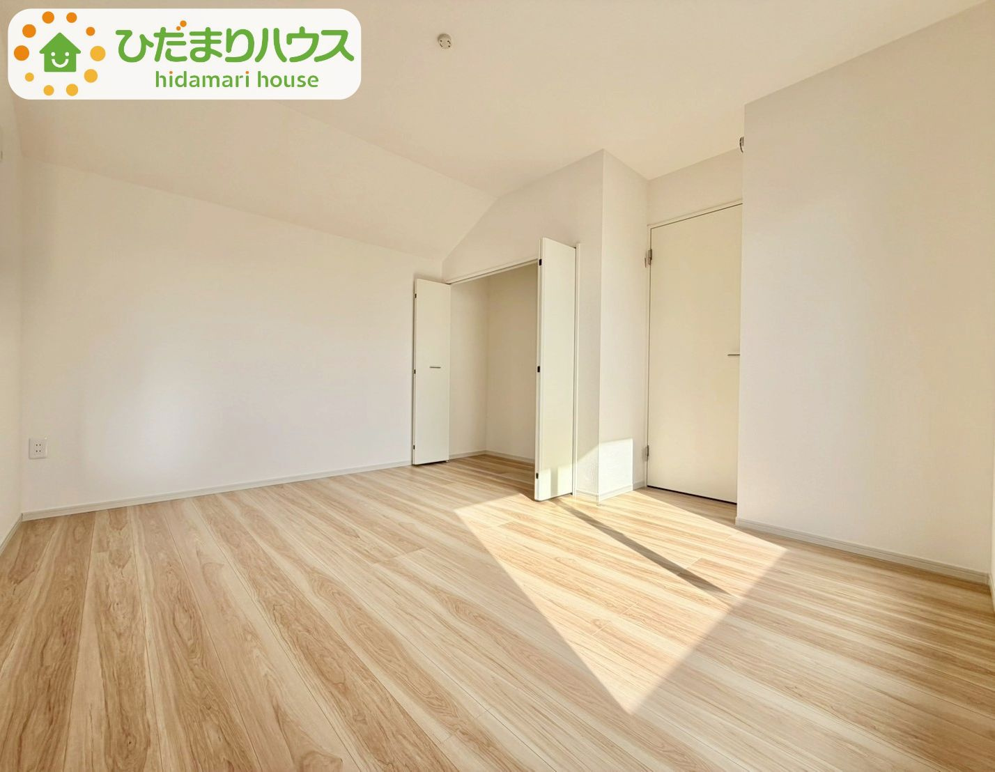 お洋服の多い女性に人気！収納力の高いクローゼット付☆彡       　