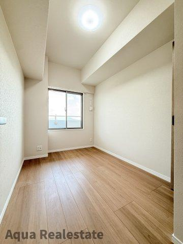 個人の部屋や寝室として使える洋室です