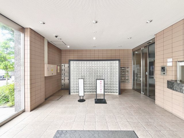 落ち着いたエントランスです