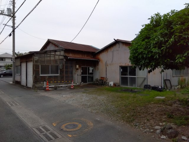 敷地が約120坪と広々としています。自由な間取りでお家が建てられます。駐車場を広く取る事も可能です。