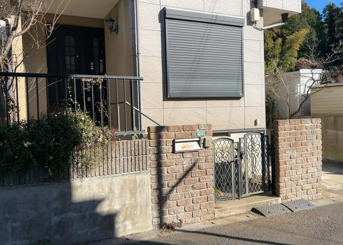土地を買う際、住む地域の自治体や福祉の補助制度にも注目してみましょう。子供や老人の医療補助やゴミ出しのルールなど、自治体によってルールに大きな違いがあるため、暮らしやすい土地で判断するとよいでしょう。