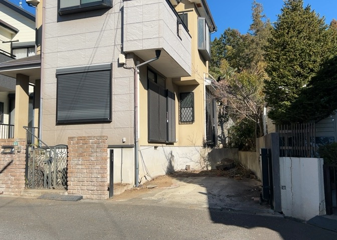 物件の詳細については、現地を見てわかること以外に、役所や法務局などで調べないとわからないことがあります。そのため、現地に行く場合は、もしこの物件を買ったらどのような生活ができるかをイメージしましょう。