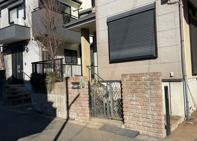 家を建てる前提で土地を探している場合、地盤の丈夫さは譲れない条件の一つです。地盤が脆弱だと追加工事が必要となります。また、過去に地盤沈下や液状化現象を起こした土地は、できるだけ避けた方がいいでしょう。