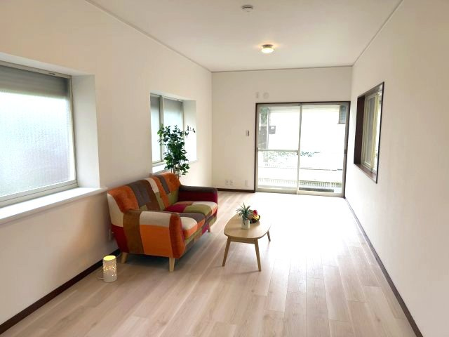 LDK約14帖　※設置されている家具はディスプレイ用です。