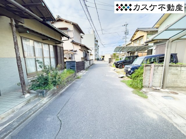 北側接道：公道　約4ｍ