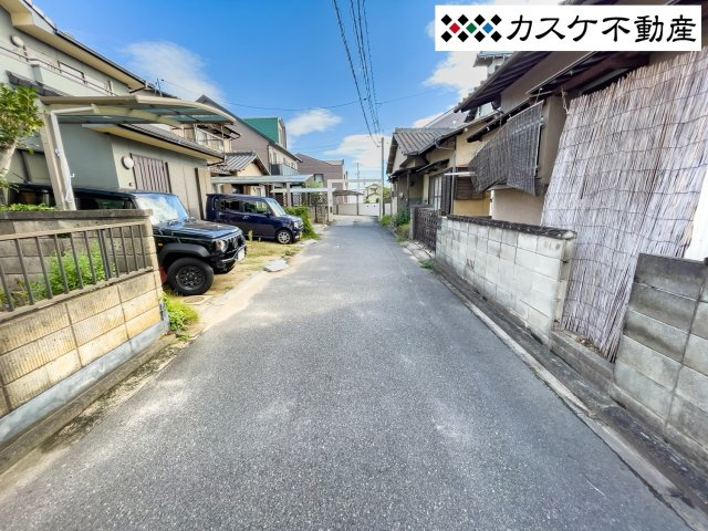 北側接道：公道　約4ｍ