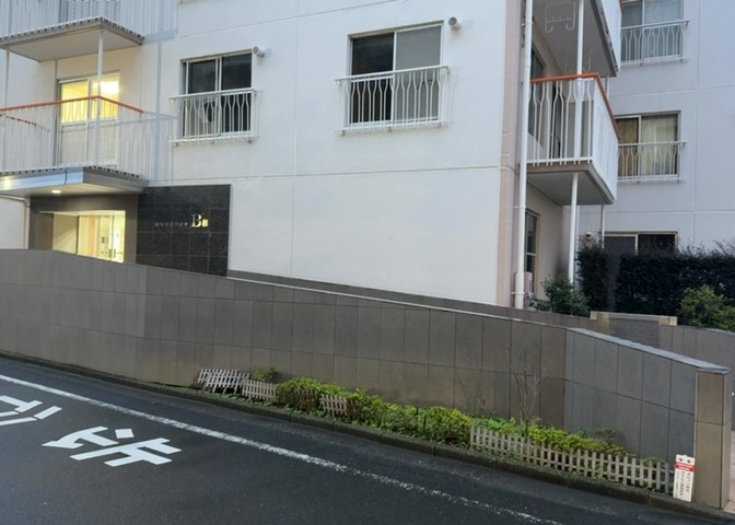 ＳＲＣ造は強度や耐震性の面でもRC造と比べて優れています。そのため、10階建以上の高層または超高層マンションなどの建築にも多く採用されています。柱や梁などのサイズが小さくても高い耐震性を確保できます。