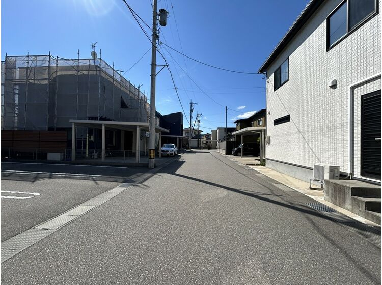 前面道路（南側）