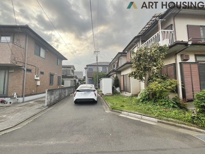 前面道路含む現地写真です