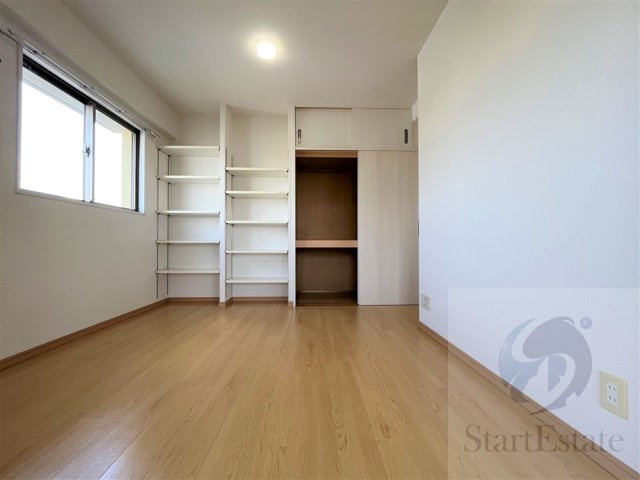 賃貸借契約前のお部屋の画像です。