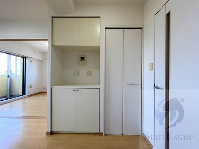 賃貸借契約前のお部屋の画像です。
