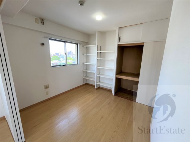 賃貸借契約前のお部屋の画像です。
