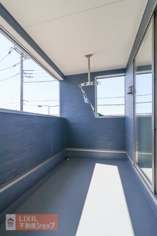晴れた日は布団や毛布、シーツなどを干せて布団の清潔感も保てます。天日干しは肌触りが気持ちいいですよね。